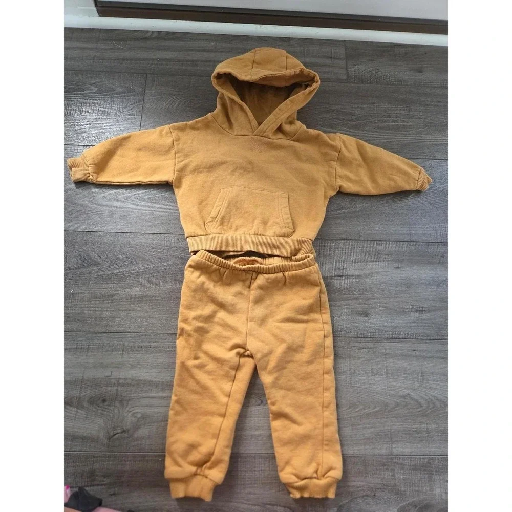 Primark baby boy set 9-12 mos‎
